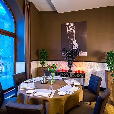 Готель Astoria 4*