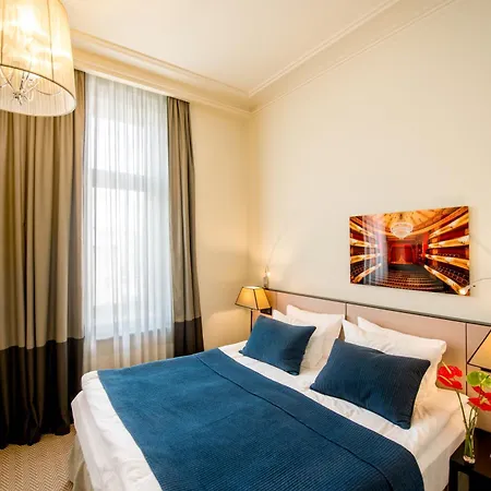 Готель Astoria 4*