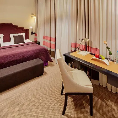 Готель Astoria 4*