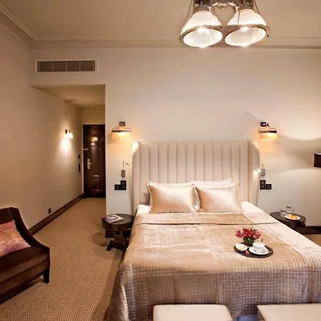 Готель Astoria