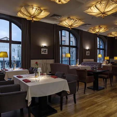 Astoria Hotel 4*