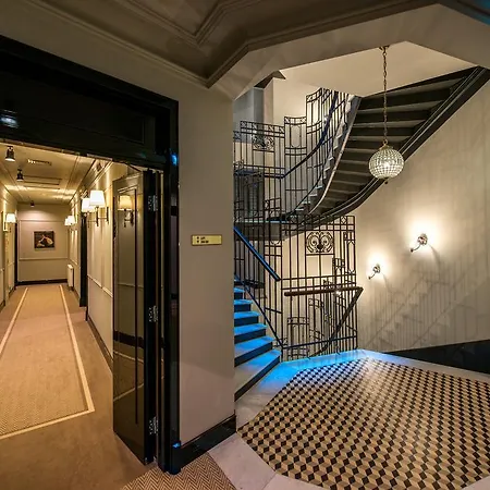 Astoria 4*