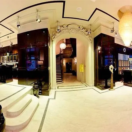 阿斯托利亚酒店 4* 利沃夫