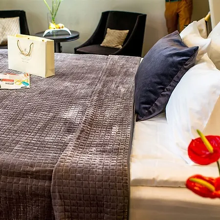 Astoria Hotel 4*