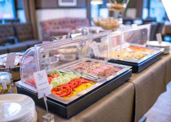 Astoria فندق إلفيف